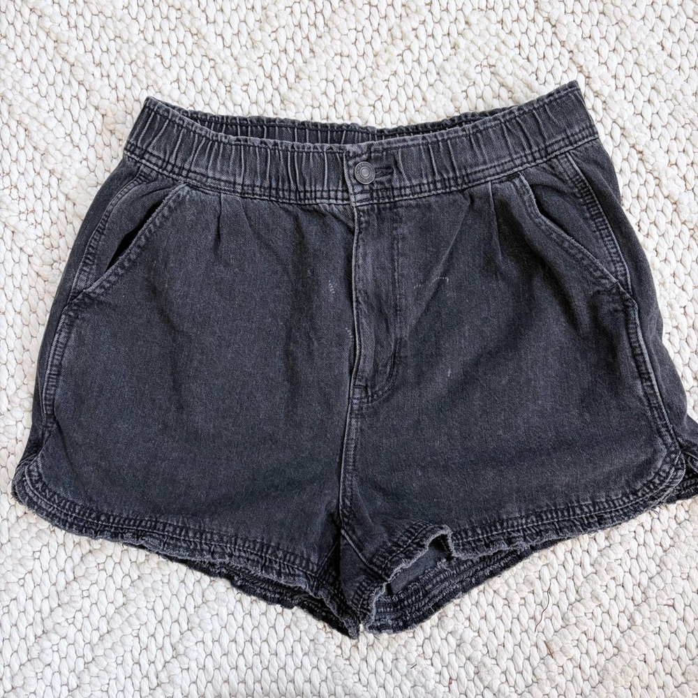 AMERICAN EAGLE Pull On Black Shorts Size 6 EUC